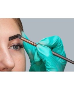 Restructuration sourcils au henné