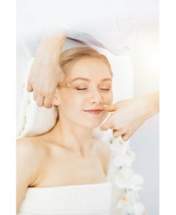 Epilation au fil -  lèvre